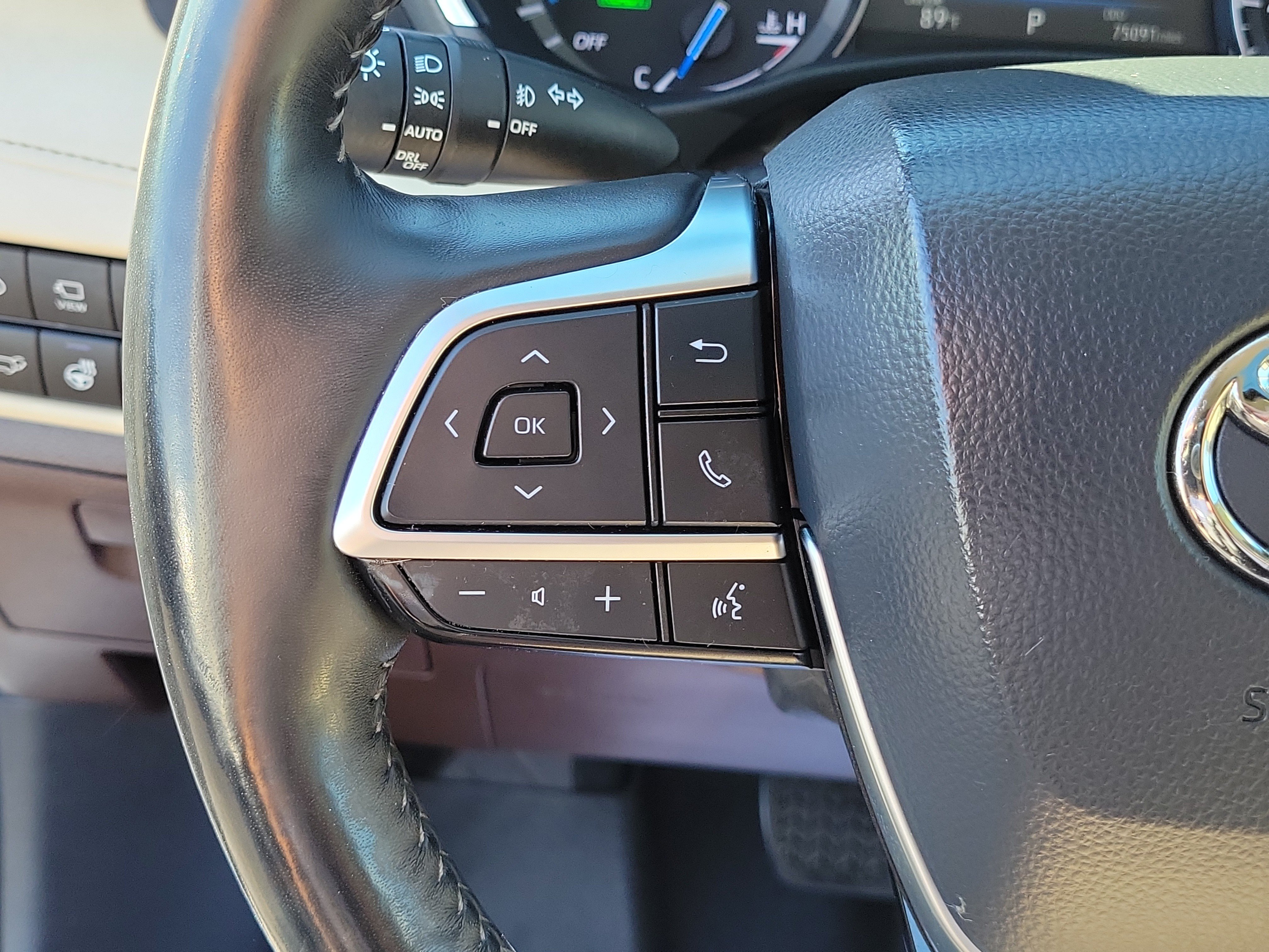 Used 2021 Toyota Highlander Limited AWD/4WD image 22