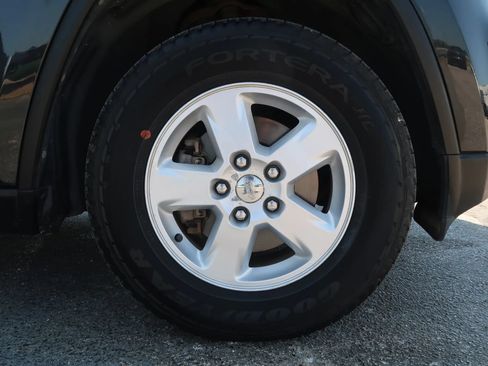 Used 2012 Jeep Grand Cherokee Laredo w/ Laredo E Group AWD/4WD image 51