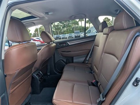 Used 2017 Subaru Outback 3.6R Touring image 7