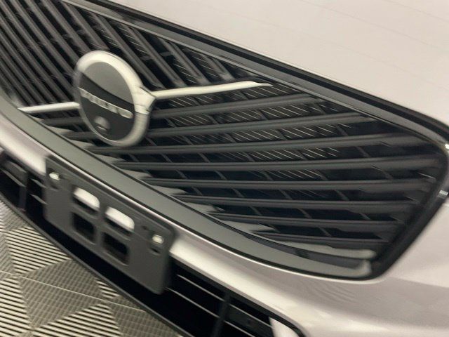 Certified 2026 Volvo XC60 B5 Plus AWD/4WD image 9