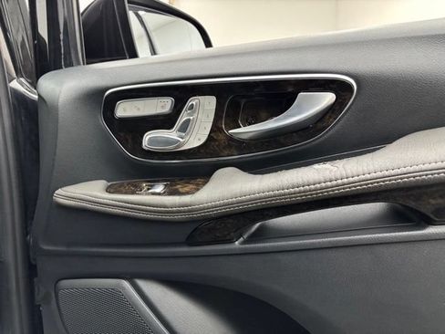 Used 2019 Mercedes-Benz Metris Passenger image 24