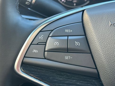 Used 2025 Cadillac XT5 Premium Luxury image 33