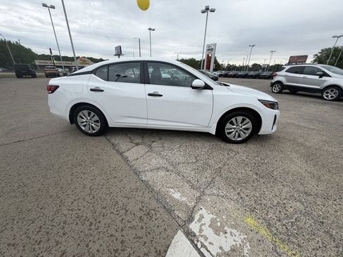 Used 2025 Nissan Sentra S FWD image 4