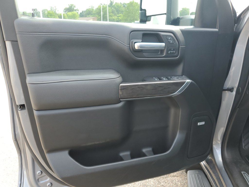 Used 2021 Chevrolet Silverado 1500 LTZ w/ Technology Package AWD/4WD image 28