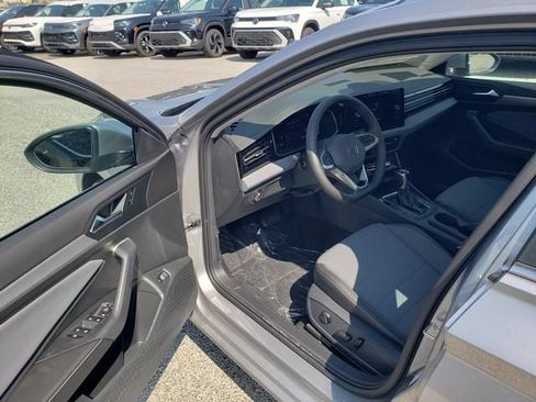 New 2026 Volkswagen Jetta SE FWD image 6