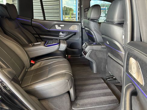 Used 2023 Mercedes-Benz Maybach GLS 600 4MATIC image 29