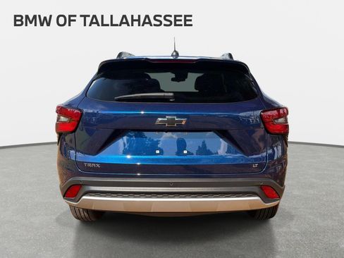 Used 2024 Chevrolet Trax LT w/ Driver Confidence Package FWD image 7