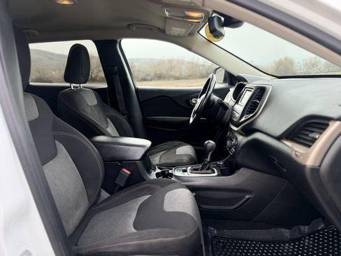 Used 2016 Jeep Cherokee Sport w/ Cold Weather Group image 14