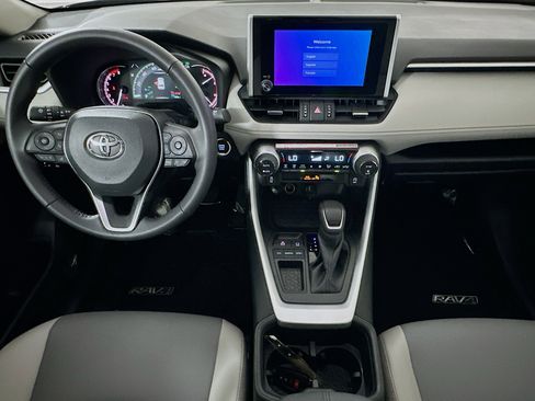 Used 2025 Toyota RAV4 XLE Premium image 27