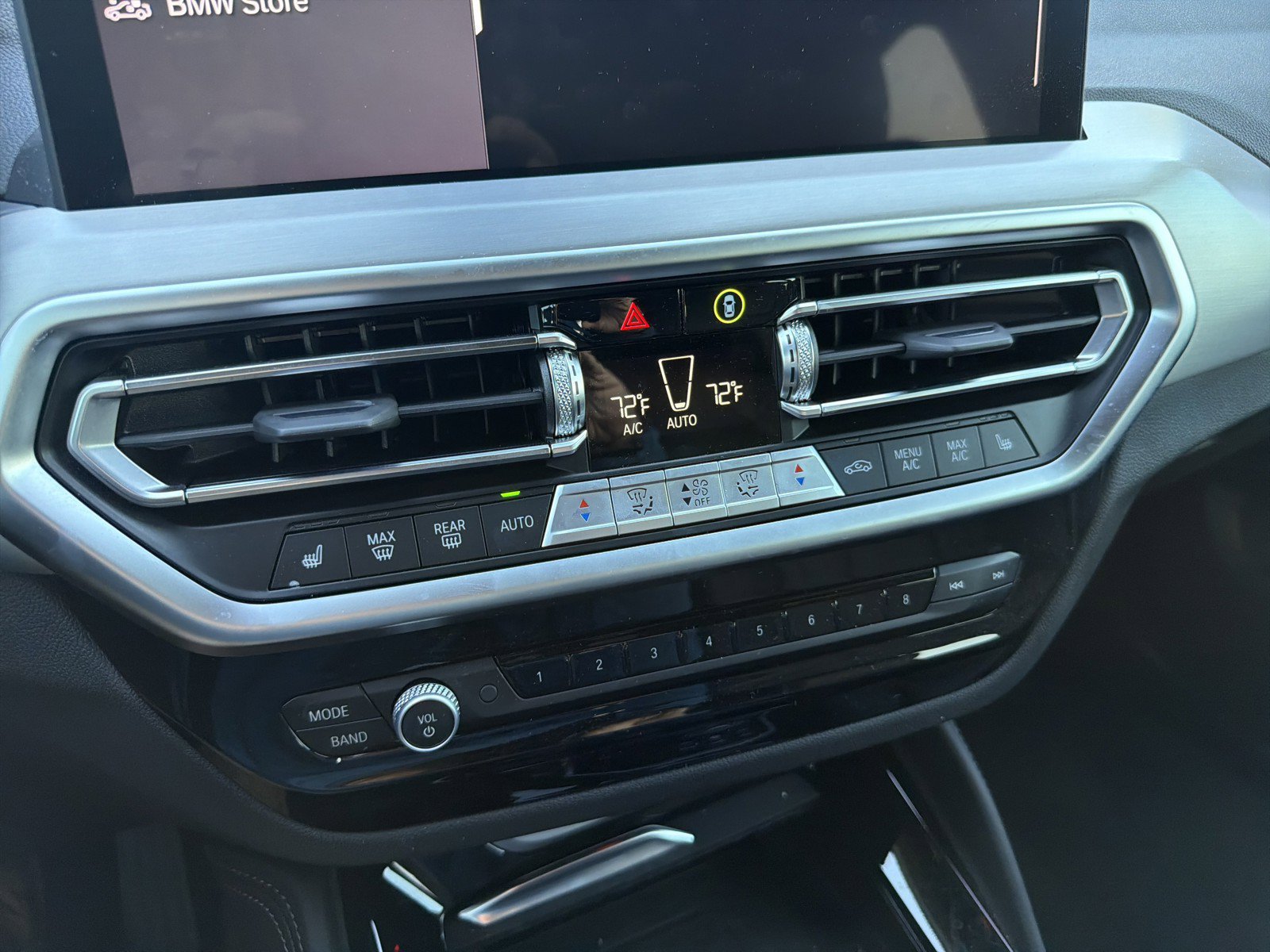 Certified 2025 BMW X4 xDrive30i AWD/4WD image 31