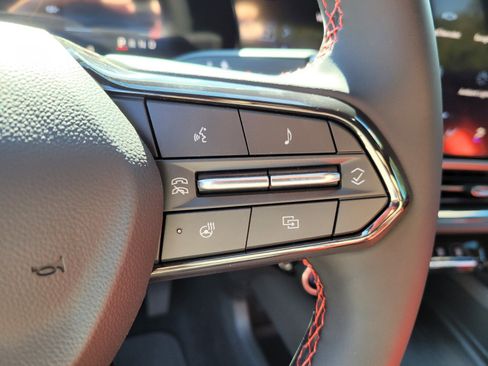 New 2026 Chevrolet Equinox EV RS image 9