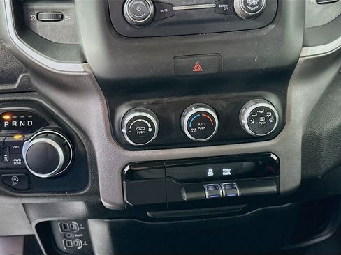 Used 2019 RAM 1500 Big Horn AWD/4WD image 16
