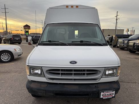Used 1999 Ford E-350 and Econoline 350 Super Duty image 2
