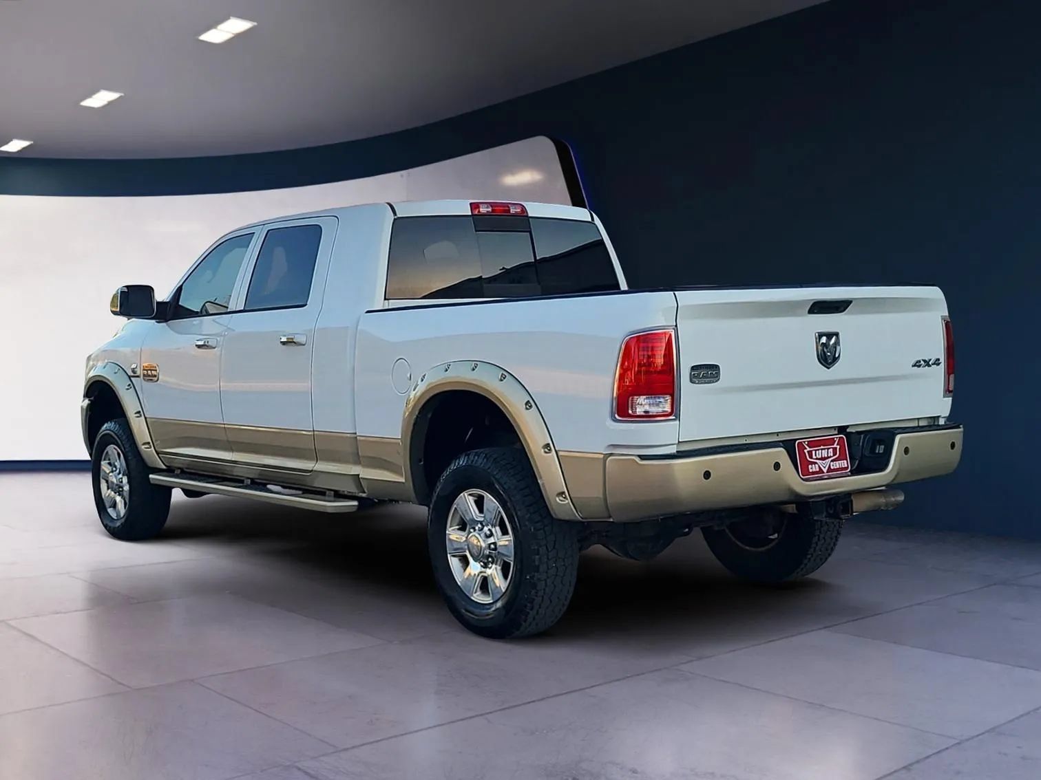 Used 2014 RAM 2500 Longhorn w/ Convenience Group AWD/4WD image 3