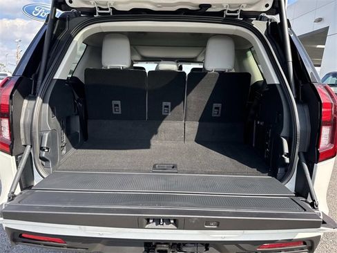 New 2025 Ford Expedition Active image 13