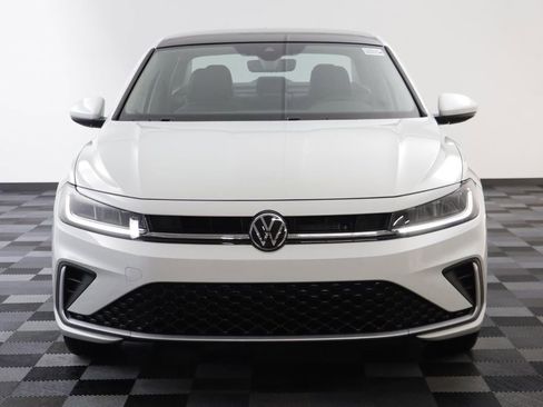 New 2026 Volkswagen Jetta SE FWD image 22