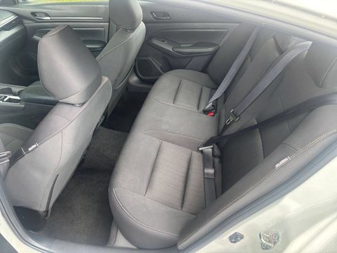 Used 2025 Nissan Altima 2.5 SV FWD image 22