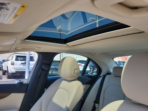 Used 2020 Mercedes-Benz C 300 Sedan image 5