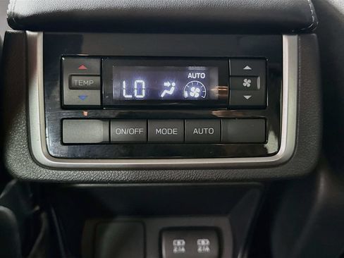 Used 2022 Subaru Ascent Premium AWD/4WD image 25