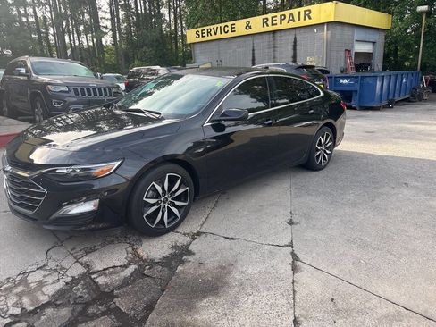 Used 2022 Chevrolet Malibu RS FWD image 2