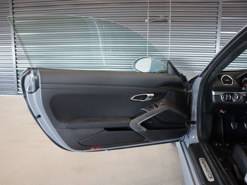 Certified 2025 Porsche 718 Cayman GTS image 25