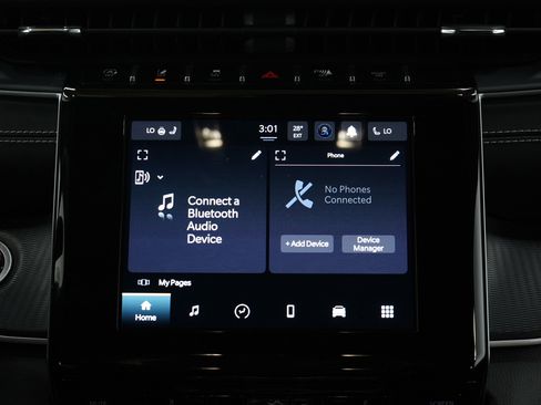 Used 2023 Jeep Grand Cherokee Altitude image 16