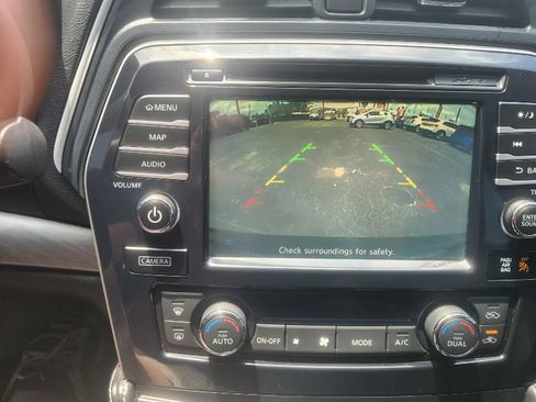 Used 2017 Nissan Maxima 3.5 SV FWD image 22