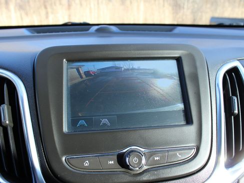 Used 2018 Chevrolet Equinox LT FWD image 27