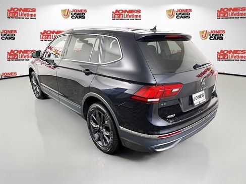 Used 2023 Volkswagen Tiguan SE FWD image 2