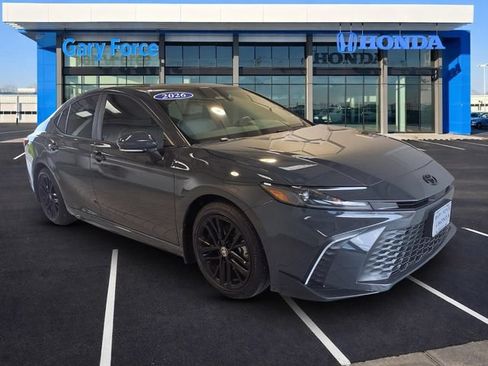 Used 2026 Toyota Camry SE w/ Convenience Package FWD image 1