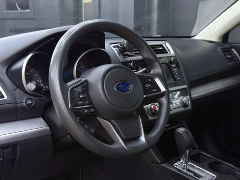 Used 2018 Subaru Outback 2.5i AWD/4WD image 28