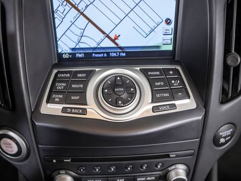 Used 2018 Nissan 370Z Touring RWD image 31