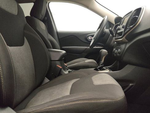 Used 2015 Jeep Cherokee Sport FWD image 21