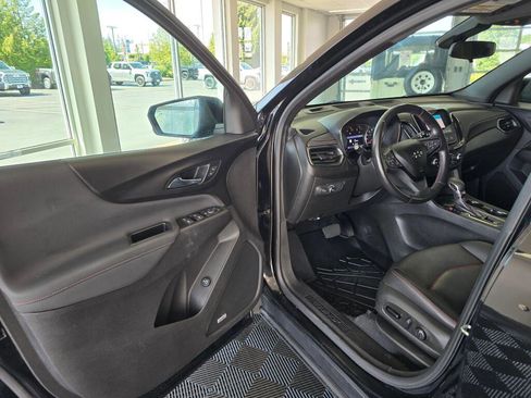 Used 2022 Chevrolet Equinox RS w/ RS Leather Package FWD image 18
