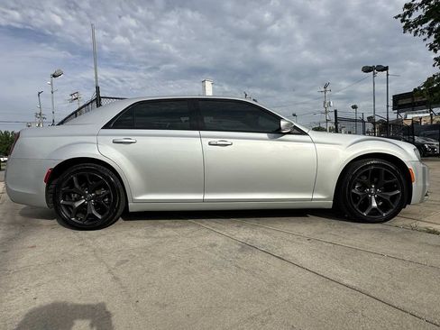 Used 2022 Chrysler 300 S RWD image 4