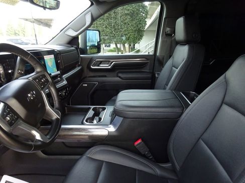 Certified 2024 Chevrolet Silverado 2500 LTZ w/ LTZ Plus Package image 17