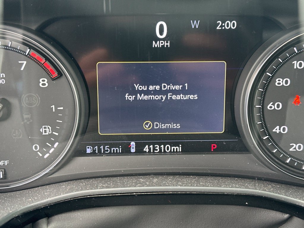 Used 2020 Cadillac XT6 Premium Luxury FWD image 2
