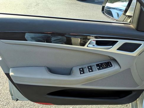 Used 2016 Hyundai Genesis 3.8 image 12