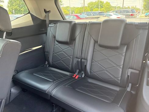 Used 2024 Volkswagen Atlas SE AWD/4WD image 24
