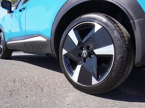 Certified 2025 Nissan Kicks SR AWD/4WD image 6