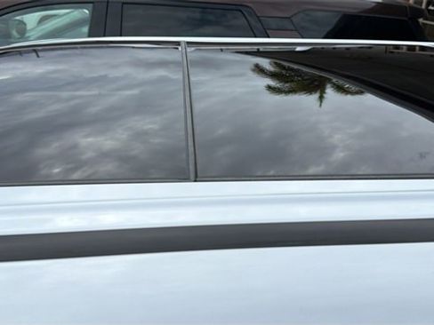 Used 2024 Mitsubishi Outlander 4WD Plug-In Hybrid image 27