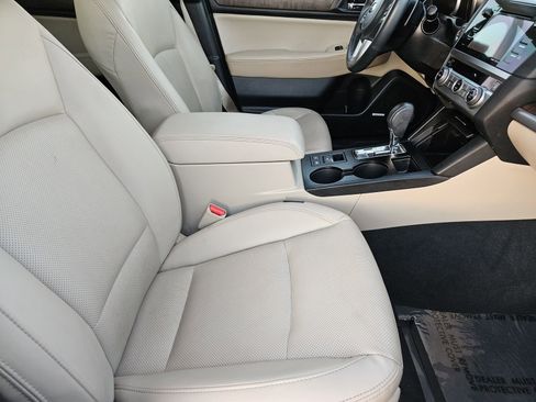 Used 2016 Subaru Outback 2.5i Limited image 17