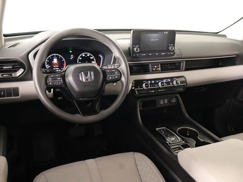 Used 2023 Honda Pilot LX image 2