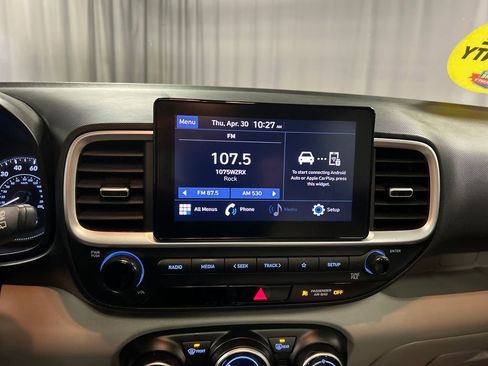 Used 2022 Hyundai Venue SEL FWD image 15