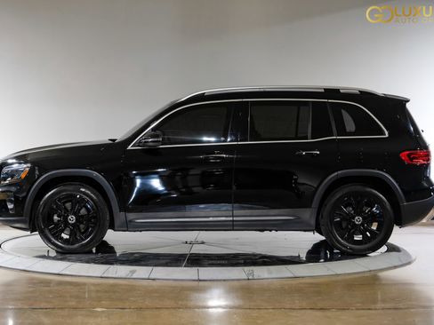 Used 2024 Mercedes-Benz GLB 250 w/ Exclusive Package image 13