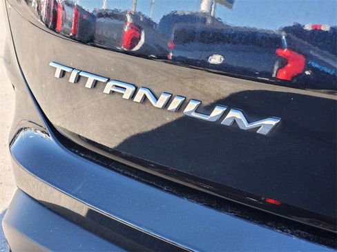 Used 2024 Ford Edge Titanium image 33