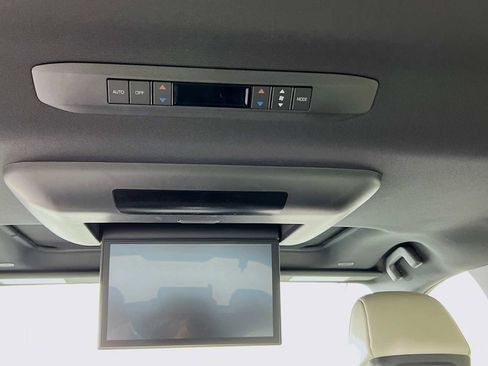 New 2025 Toyota Sienna Limited image 15
