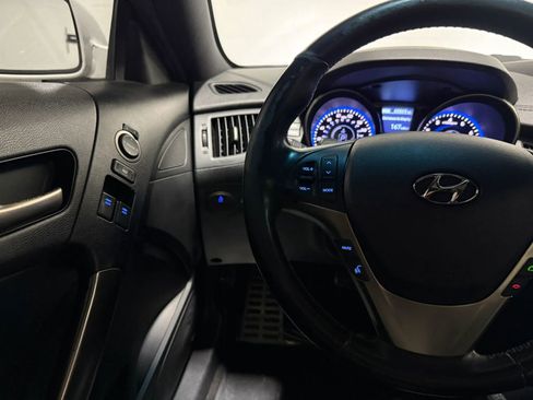 Used 2013 Hyundai Genesis 3.8 RWD image 23