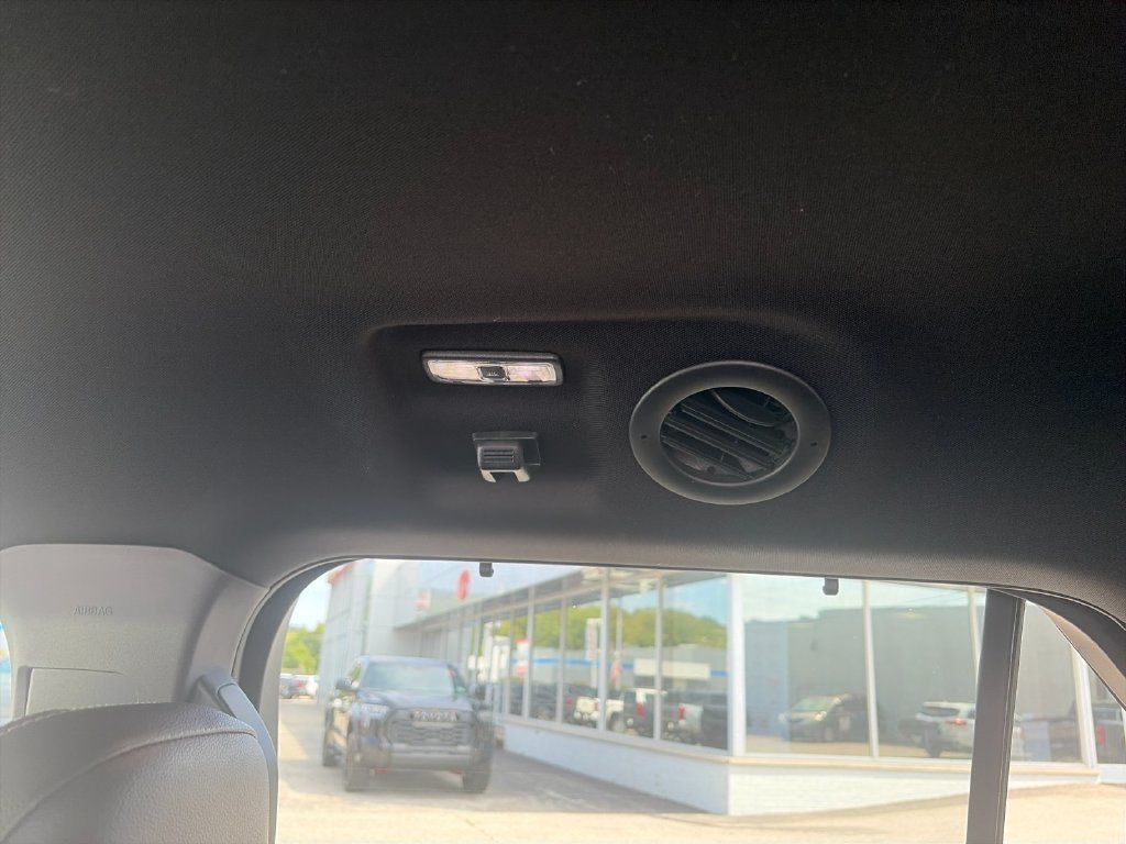 Used 2020 Ford Explorer Limited AWD/4WD image 15