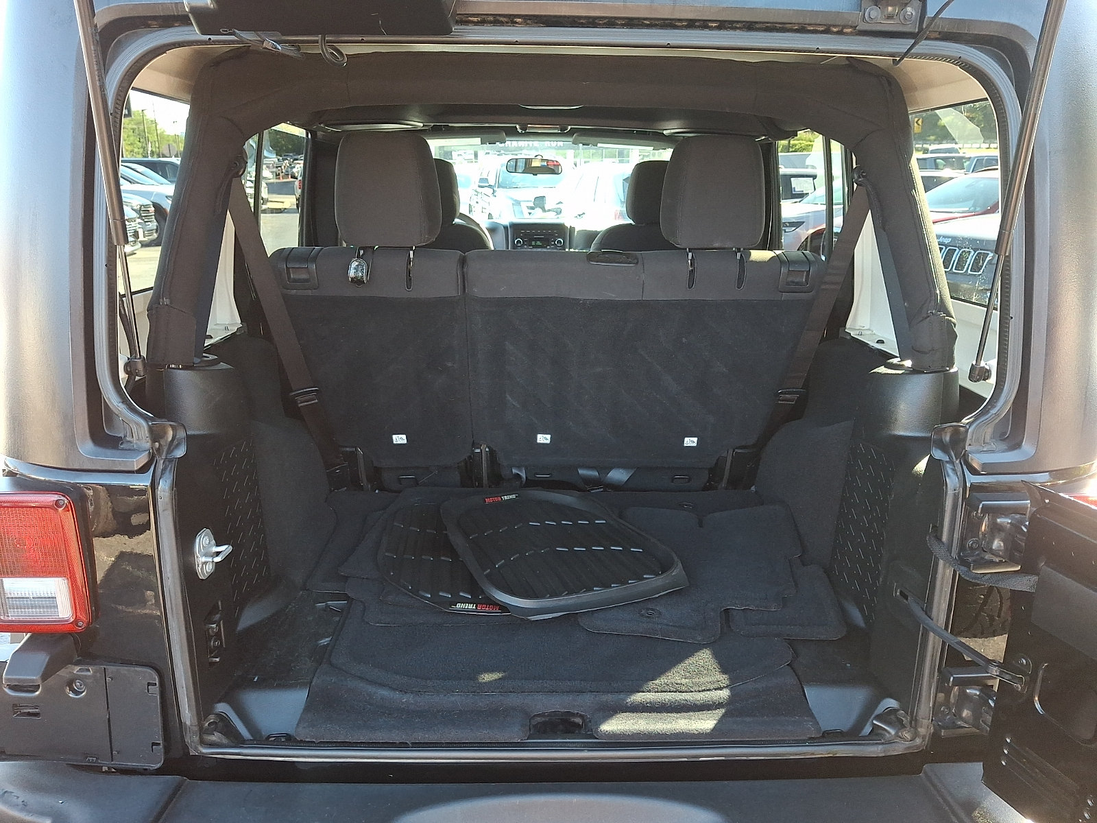 Used 2018 Jeep Wrangler Unlimited Sport AWD/4WD image 28